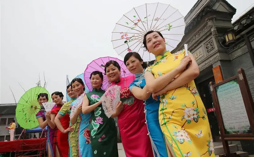 Na China, receita de turismo de feriado supera níveis pré-pandemia de covid-19