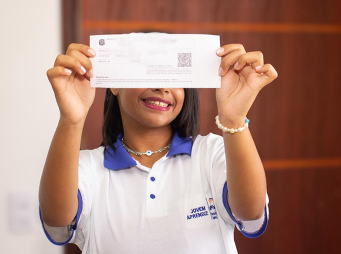TRE-AL leva cidadania eleitoral a jovens da Sumese durante ação do Registre-se!