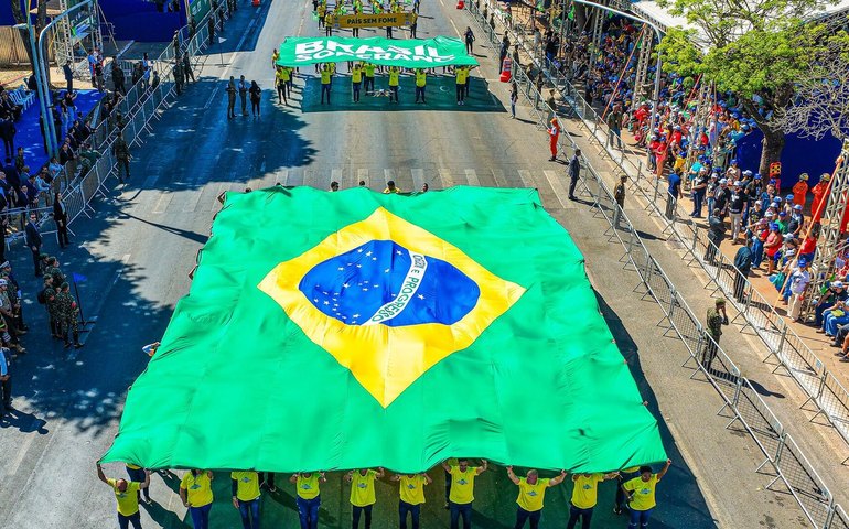 Partidos do Centrão se fortalecem nos estados e desafiam hegemonia de PT e PL em 2026, diz mídia