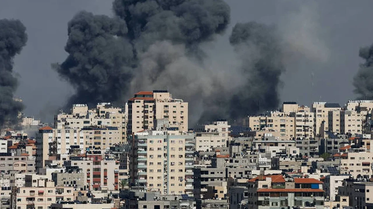 Ministério da Saúde de Gaza acusa Israel de bombardear hospital