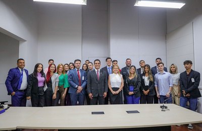 Estudantes de direito conhecem funcionamento da Câmara Municipal de Maceió