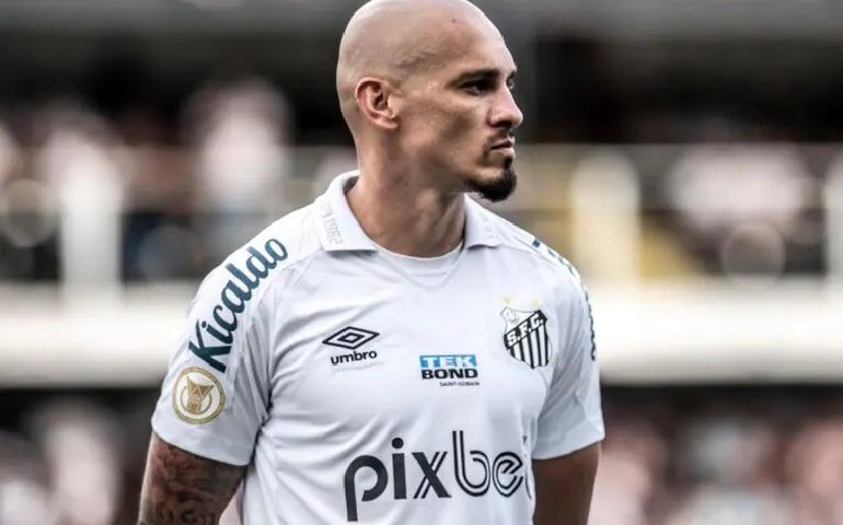 Maicon exalta trabalhos e espera um grande ano do Santos ‘em homenagem a Pelé’