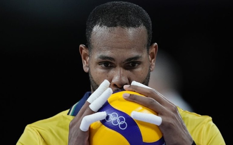 Leal publica mensagem em tom de despedida na seleção de vôlei: 'Fui muito feliz!'