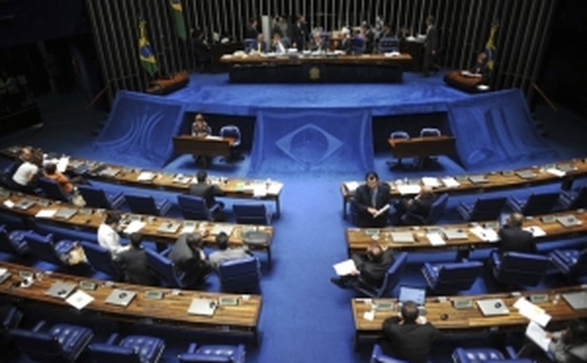 Em meio a questionamentos, Congresso promulga PEC do Voto Aberto