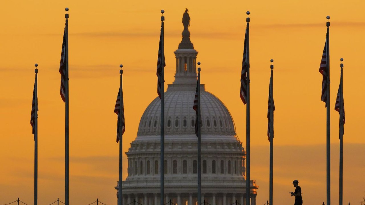 Possível avanço democrata no Congresso pode limitar agenda externa de Trump, diz analista