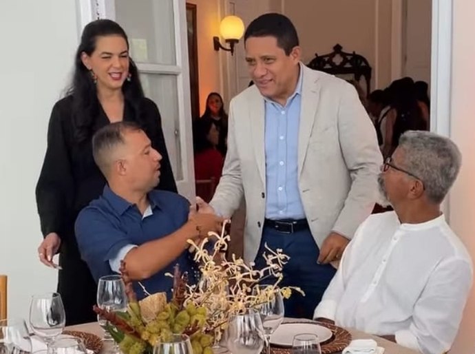 Artista plástico representa Palmeira na Fenearte e concorre a prêmio nacional em Olinda (PE)