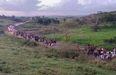 Cavalgada de Padre Cícero reúne milhares de cavaleiros e amazonas e se consolida como a maior da história de Lagoa da Canoa