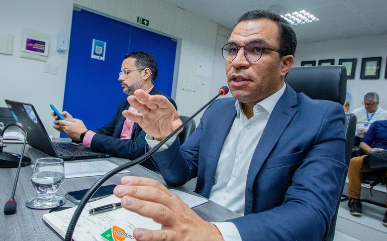 'Não há plano para privatizar a Casal', diz secretário Vitor Pereira