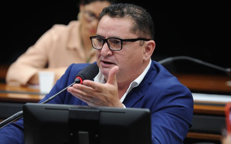 Comissão aprova projeto que garante vagas em escolas e universidades para quem busca refúgio no Brasil