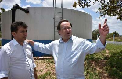 Prefeito Zé Adelson recebe governador em exercício em Olho D'Água Grande