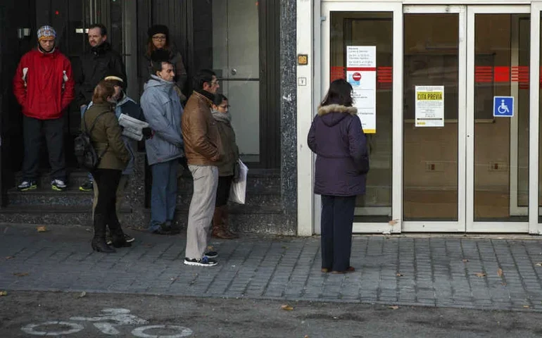 Taxa de desemprego na OCDE segue em 4,9% em julho, bem próxima de mínima recorde