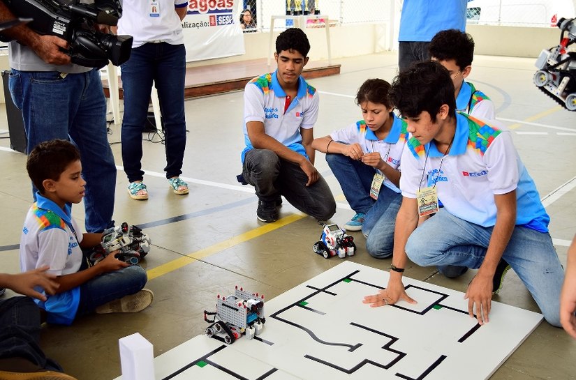 Escolas Sesi/Senai preparam alunos para Torneio Regional de Robótica