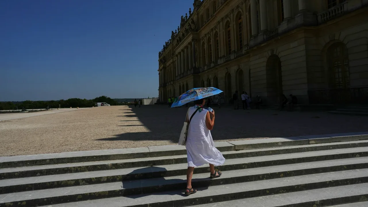 França enfrenta uma semana de calor intenso que já está causando mortes.
