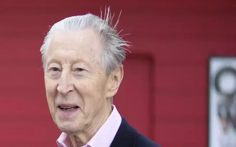 Morre Murray Melvin, ator premiado em Cannes por 'Um Gosto de Mel', aos 90 anos