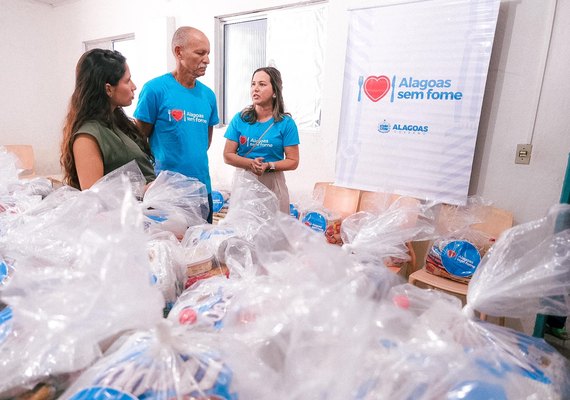 Alagoas Sem Fome beneficia centro espírita com aproximadamente meia tonelada de alimentos