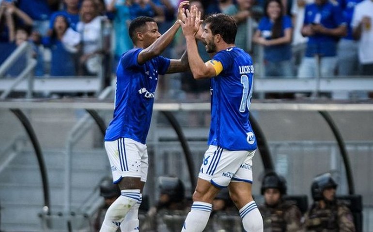 Cruzeiro aproveita erros do Botafogo e vence no Mineirão na estreia do Brasileirão