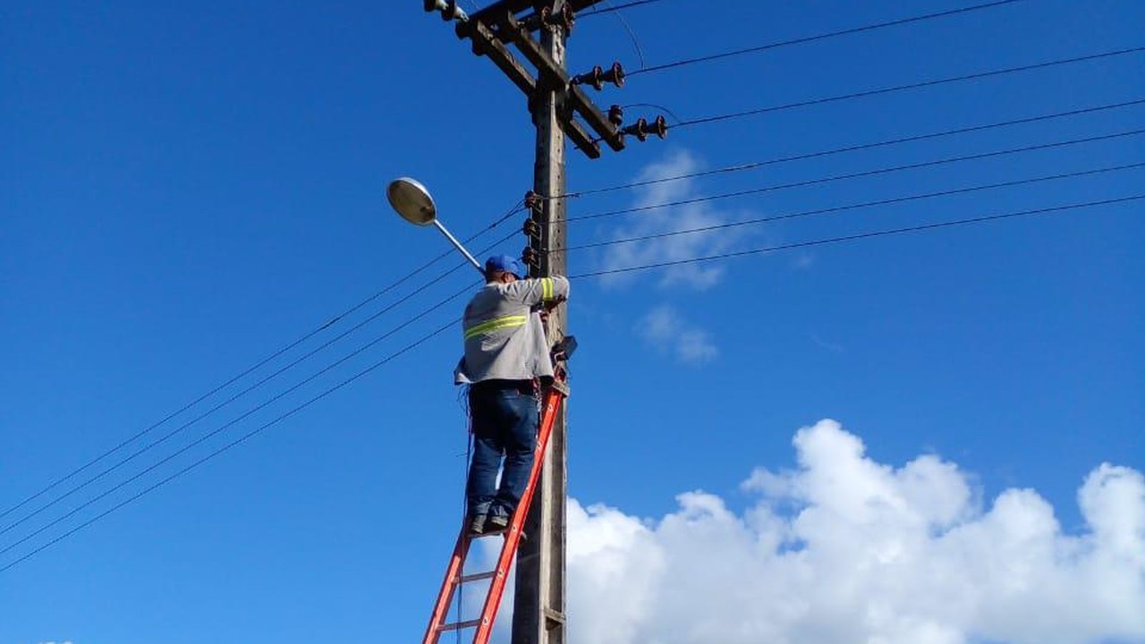 Prefeitura de Branquinha realiza manutenção da iluminação pública