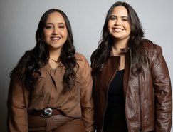 Thainara e Thatiane Divulgação_Carolina