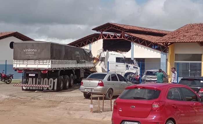 Apesar do susto, ninguém ficou ferido.