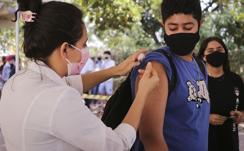 País supera 350 milhões de vacinas contra covid-19 distribuídas