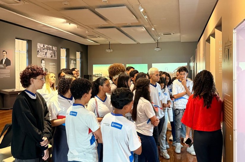 PCJE aproxima alunos da história do Judiciário em visita ao CCM do TJAL