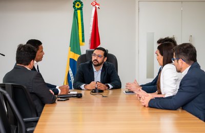 Governo articula instalação de indústria de espumas e colchões em Alagoas