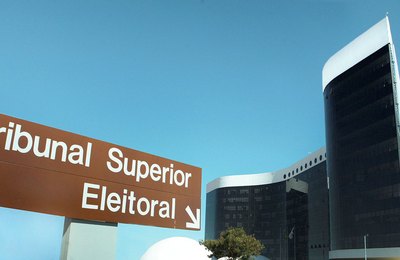 PEC proíbe filiação partidária de juiz eleitoral dois anos antes da posse no cargo
