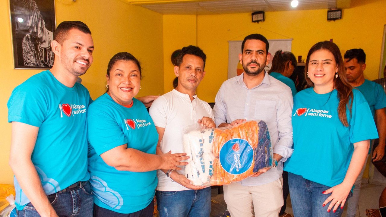 Comunidade LGBTQIAPN+ recebe 1 tonelada de alimentos do programa Alagoas Sem Fome