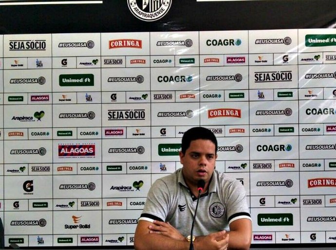 Sócios do alvinegro bancam contratação do meio-campista Raul