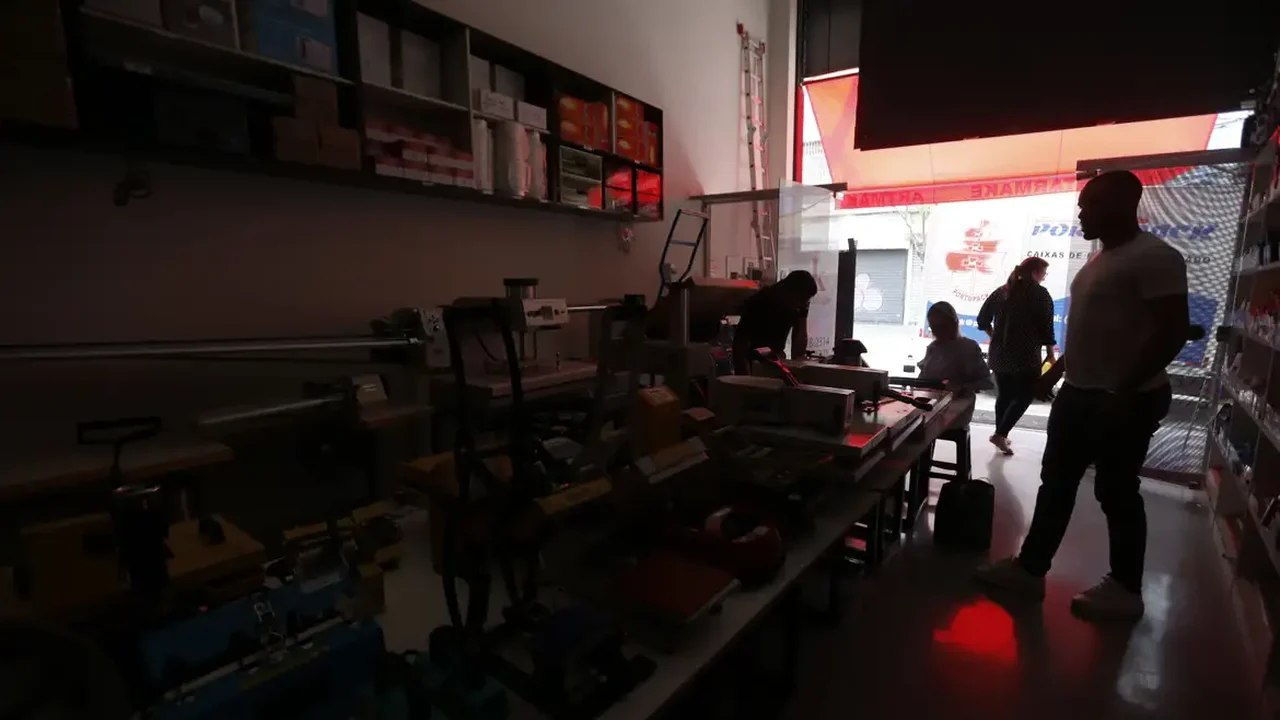 Cuba recupera parte da eletricidade após apagão afetar todo país