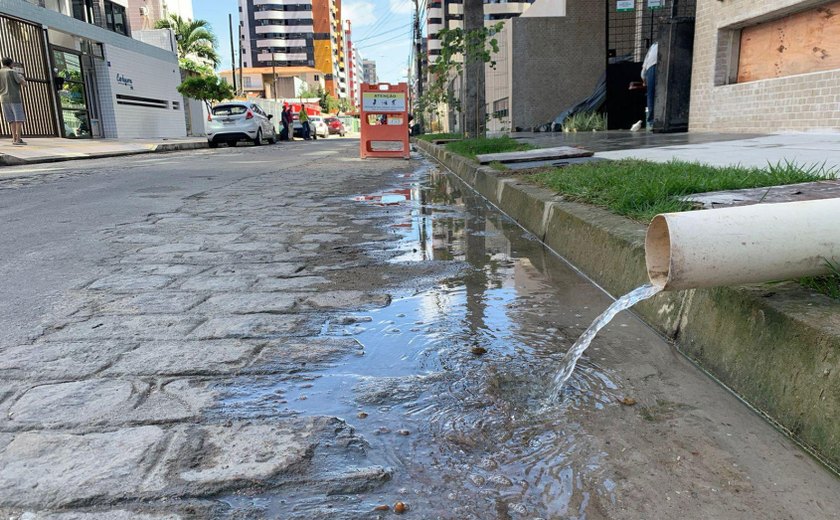 Operação autua construtora por lançamento irregular de esgoto