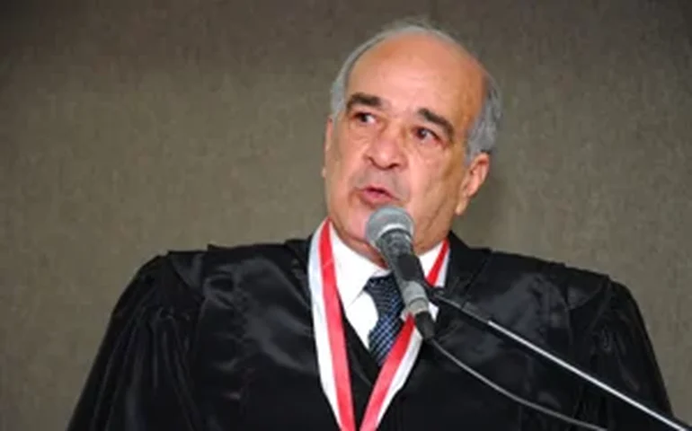 CNJ afasta de vez desembargador por assédio sexual; 'deu um tapa na minha bunda'