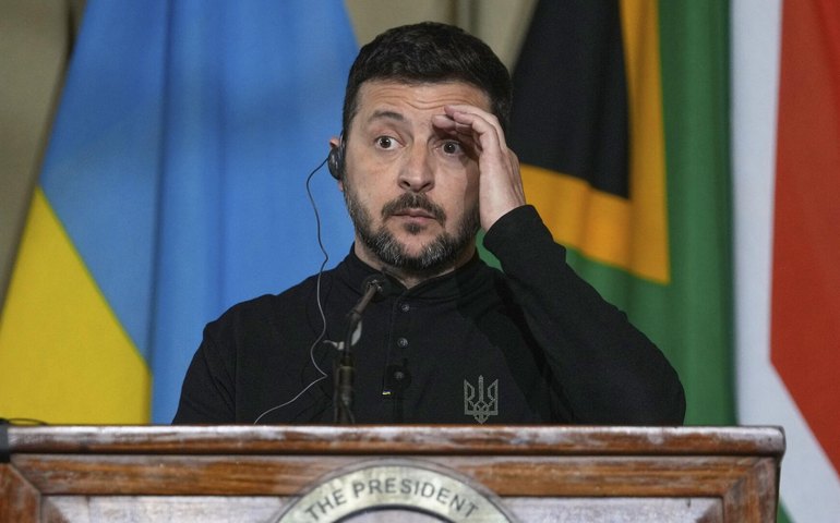 Zelensky começa a entender que a situação está piorando e o apoio está se perdendo, diz professor italiano