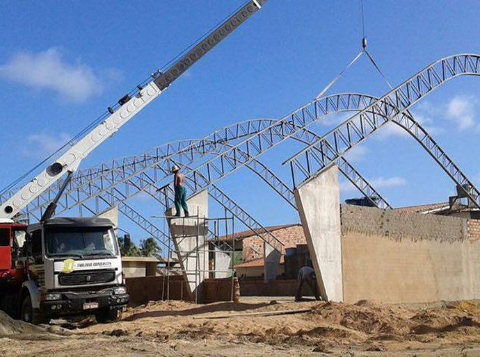Maragogi: construção de quadra em São Bento segue em ritmo acelerado