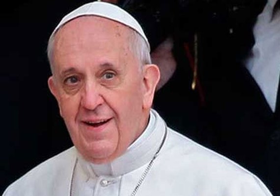 Papa Francisco destitui bispo acusado de proteger padre suspeito de pedofilia