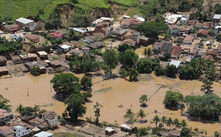 Bahia tem 220 mil pessoas afetadas pelas fortes chuvas