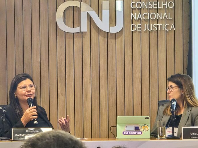 Tecnologia e liguagem simples fortalecem comunicação sobre o Judiciário