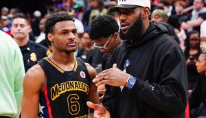 lebron-james-e-seu-filho-bronny-1687966944565_v2_4x3