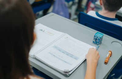 Curso de inglês gratuito tem vagas abertas para estudantes