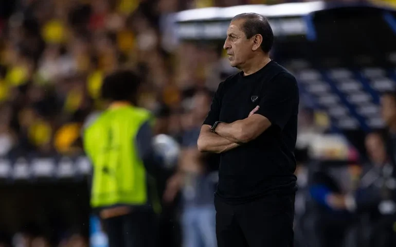 Corinthians repete pior derrota na Libertadores e precisa de feito inédito com Ramón por vaga