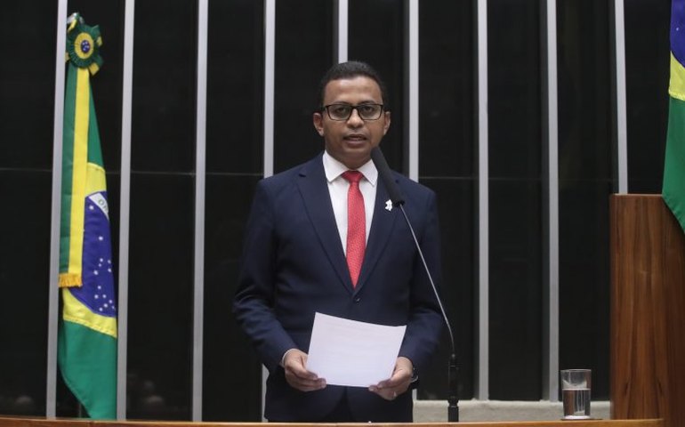 Comissão aprova princípios de inclusão digital e acessibilidade na telessaúde