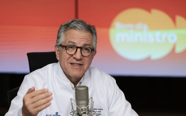 “Estamos vencendo essa batalha”, diz Padilha sobre vacinação