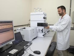 TECPAR- Laboratório de análises químicas (1).JPG 
