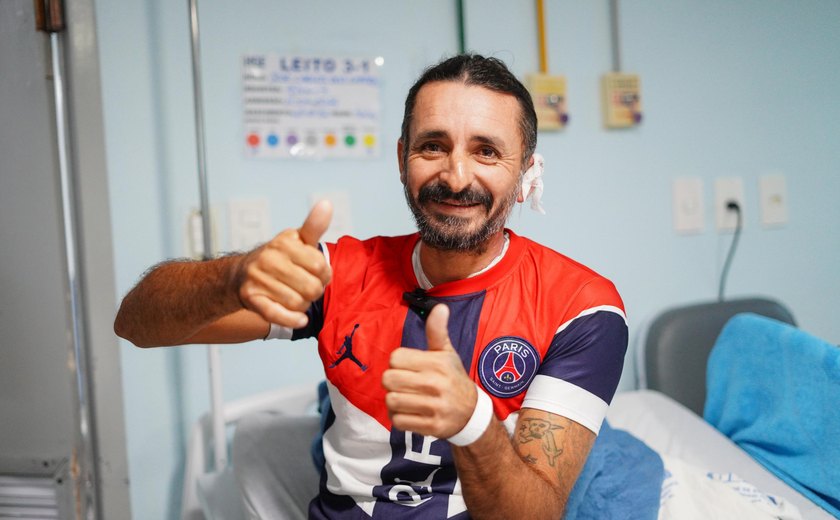 Artesão Retorna para Casa Após Ataque Violento