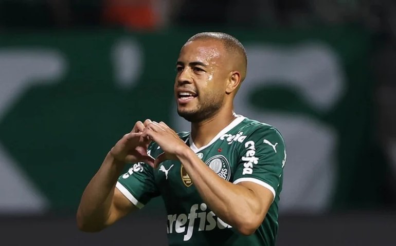 Mayke é liberado e participa de treino com reservas do Palmeiras