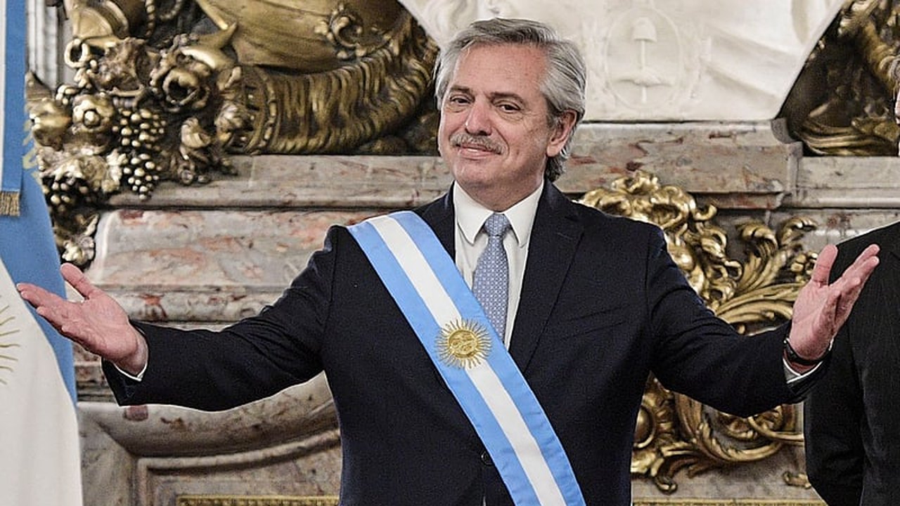 Funcionários do palácio viram Fernández puxar o cabelo de ex-mulher que o acusa de agressão