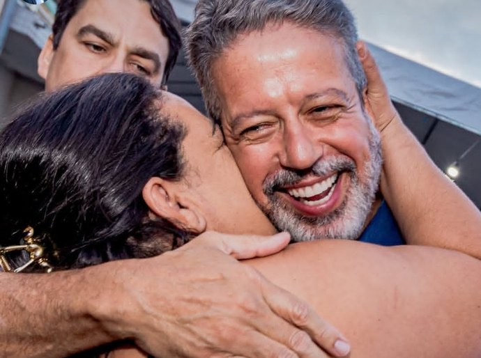 Candidaturas articuladas por Arthur Lira para a ALE garantem eleição de grande bancada e projetam vitória de Arthur na corrida ao Senado