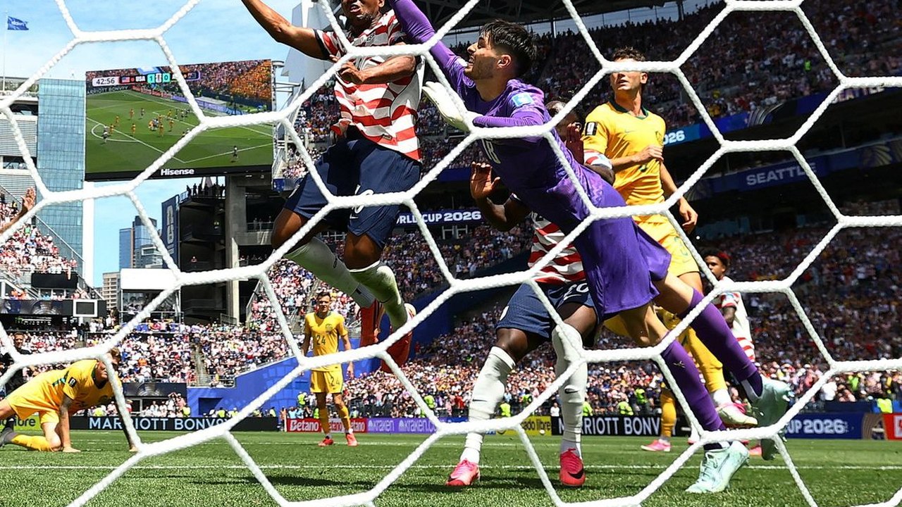 EUA vencem Austrália e ficam perto do mata-mata da Copa