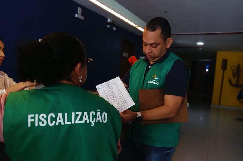 Alurb fiscaliza comércios e orienta sobre destinação correta do lixo