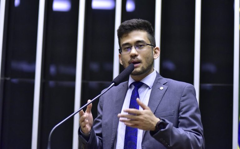 CCJ aprova prazo para empresa preencher vaga destinada a pessoa com deficiência